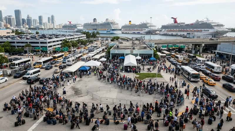 #1 PortMiami on a Turnaround Sunday: The Slowest Morning in American Cruising (Image Credits: Gemini)