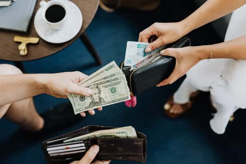 4. "Do You Accept Dollars?" (Image Credits: Pexels)