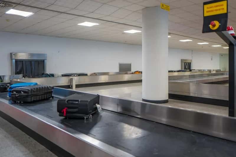 8. A Growing Industry-Wide Crisis: Tarmac Delays and Mishandled Bags (Image Credits: Unsplash)