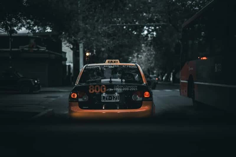 Lookalike Taxis Borrowing a Trusted Name (Image Credits: Pexels)