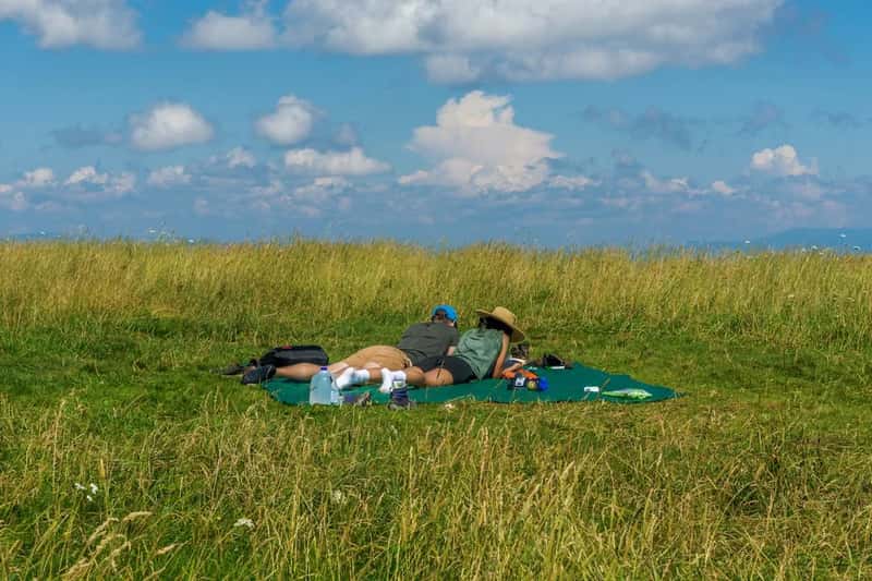 Pack a Picnic for Mountain Days (Image Credits: Unsplash)