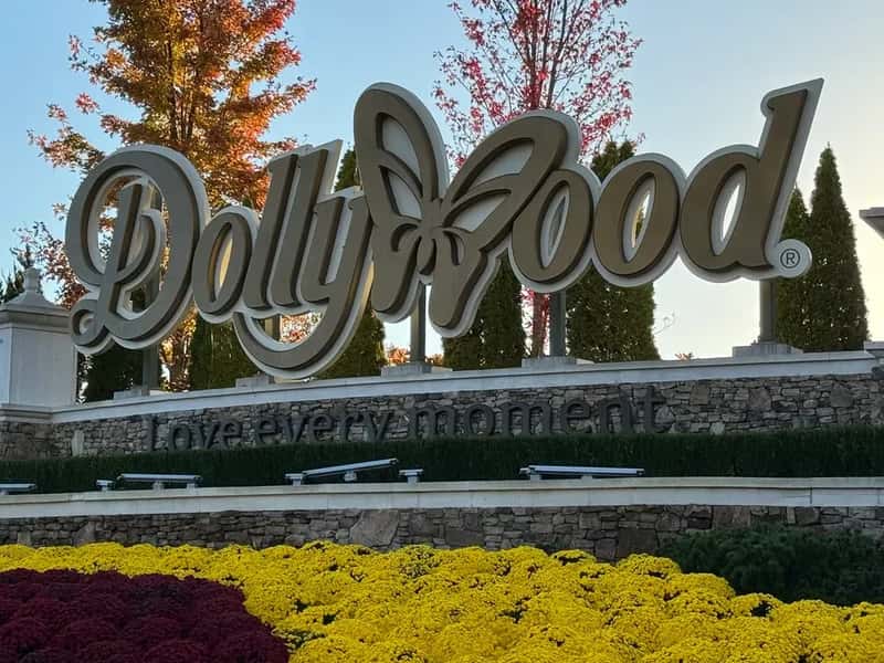 Dollywood, Pigeon Forge, Tennessee - Surprisingly World-Class (sarahstierch, Flickr, CC BY 2.0)
