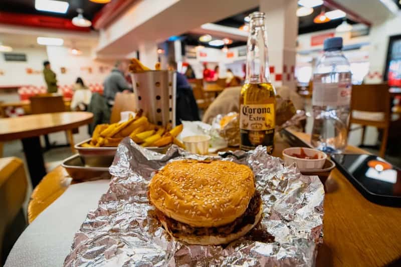 France: Fast Food Overtakes the Dinner Table (Image Credits: Unsplash)