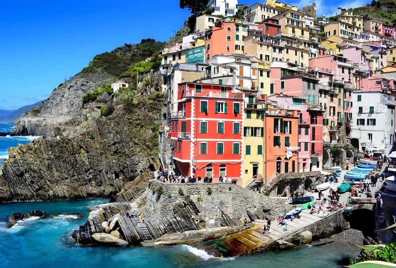 1. Italy: Cash Grants for Living in Charming, Shrinking Villages (Image Credits: Flickr)