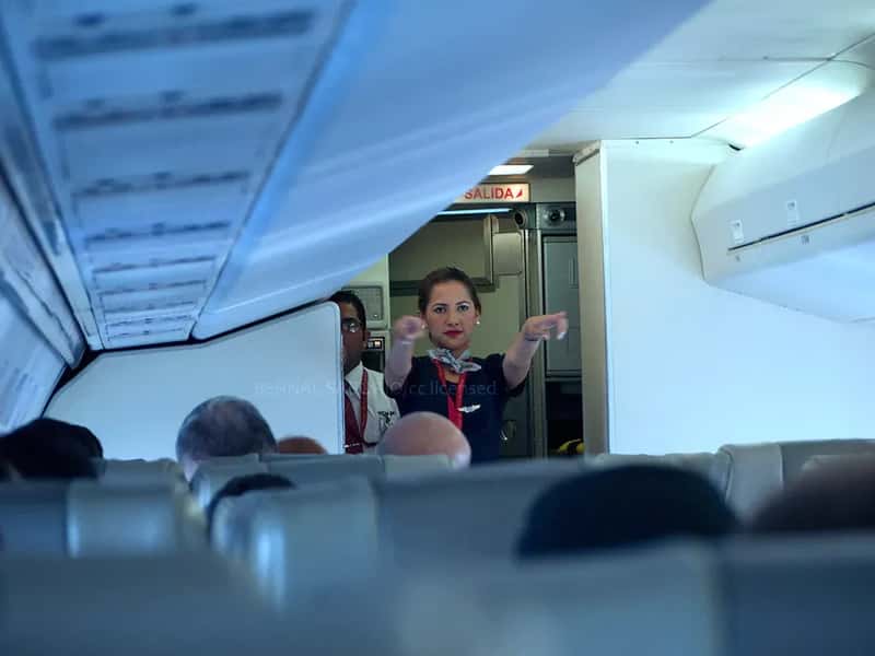 1. Ignoring the Safety Demonstration Like It's an Old Infomercial (Bernal Saborio G. (berkuspic), Flickr, CC BY-SA 2.0)