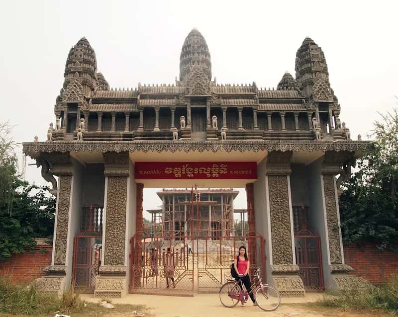 5. Cambodia - Ancient Temples, Modern Bargains (kudumomo, Flickr, CC BY 2.0)