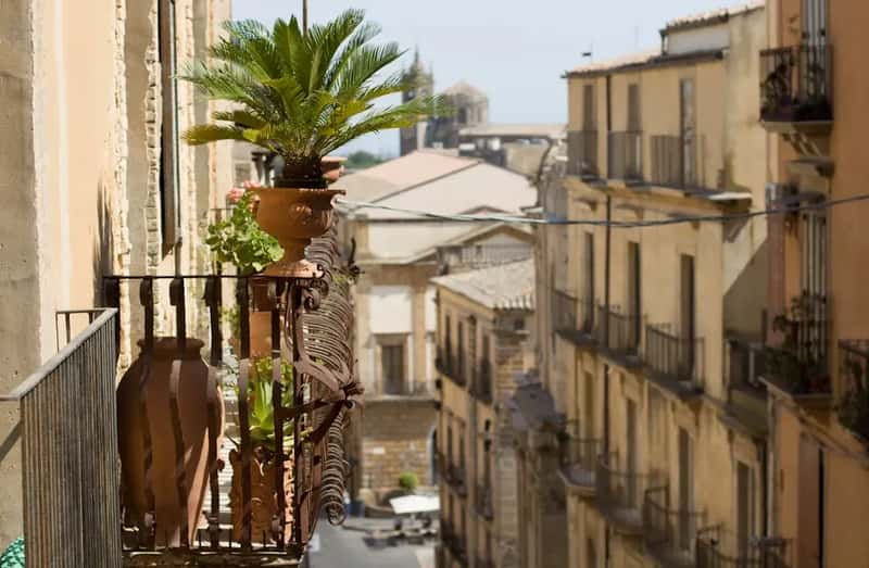 Sambuca di Sicilia: The Town That Started the Frenzy (Image Credits: Unsplash)