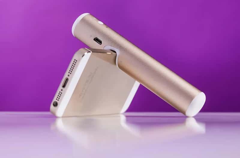 4. A Portable Power Bank (Image Credits: Pixabay)
