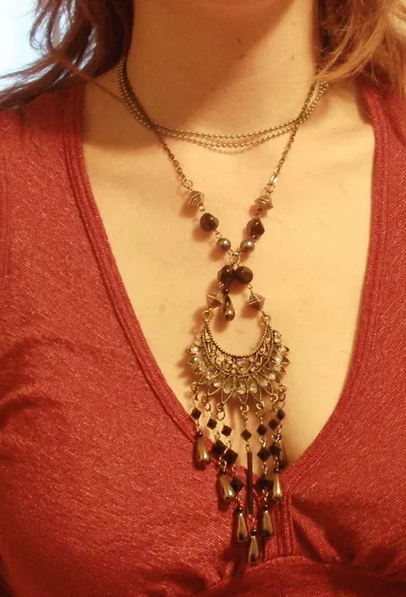 #14 - Wearing Flashy Jewelry or Carrying Obvious Valuables Ashore (garann, Flickr, CC BY-SA 2.0)