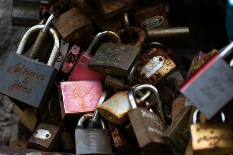Love locks and improvised memorials aren't romantic to residents (Image Credits: Pexels)
