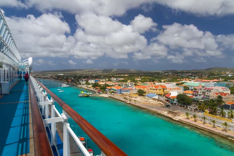 Bonaire's One-Ship Experiment (View of Bonaire from the Cruise Ship, CC BY-SA 2.0)