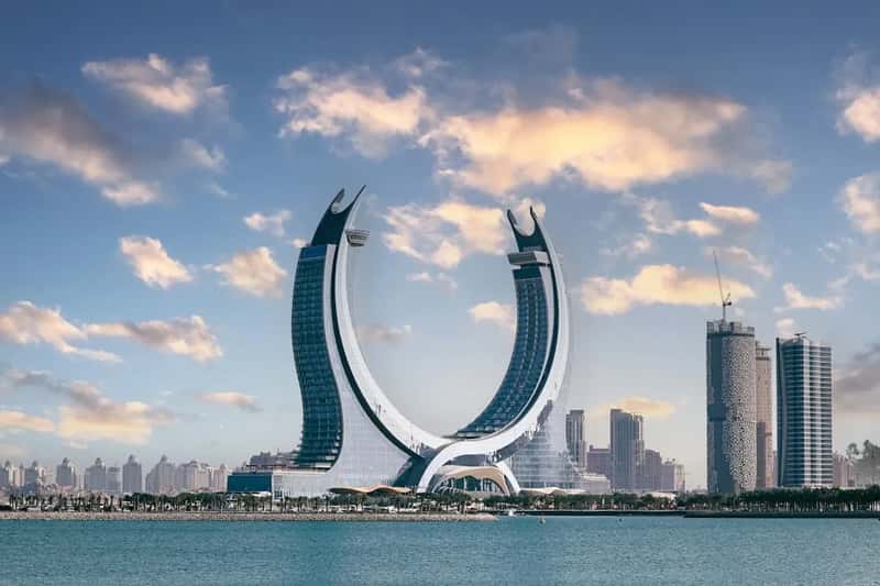 Qatar: Sunday to Thursday Across a Booming Economy (Image Credits: Unsplash)