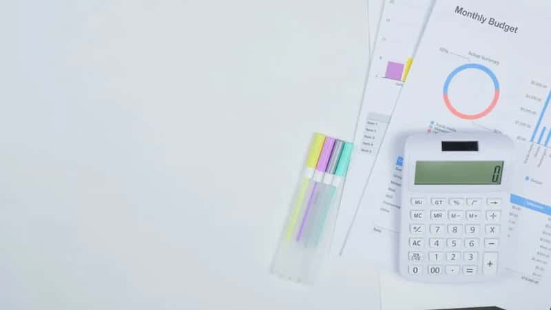 Putting the numbers together: a sample monthly ledger (Image Credits: Pexels)