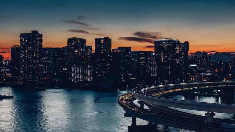 Japan: Cultural Conservatism Meets Bureaucratic Precision (Image Credits: Pixabay)