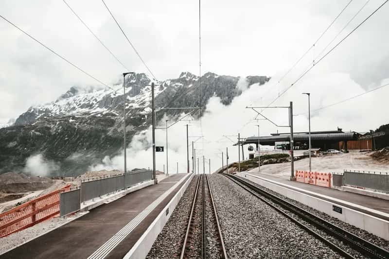 🥈 Switzerland - Clock-Face Trains in the Alps (Image Credits: Unsplash)