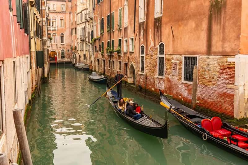Venice, Italy (Image Credits: Pexels)