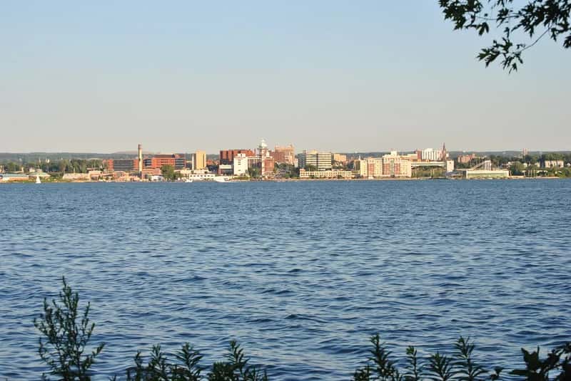 3. Erie, Pennsylvania - Great Lakes Living for Almost Nothing (By PJPJ23, CC BY-SA 4.0)
