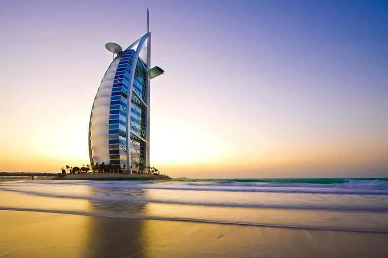 Empty Hotels Where Sold-Out Suites Once Stood (Image Credits: Pixabay)
