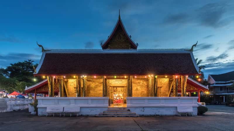 8. Laos - The Quiet Country That Rewards Simple Living (By Basile Morin, CC BY-SA 4.0)