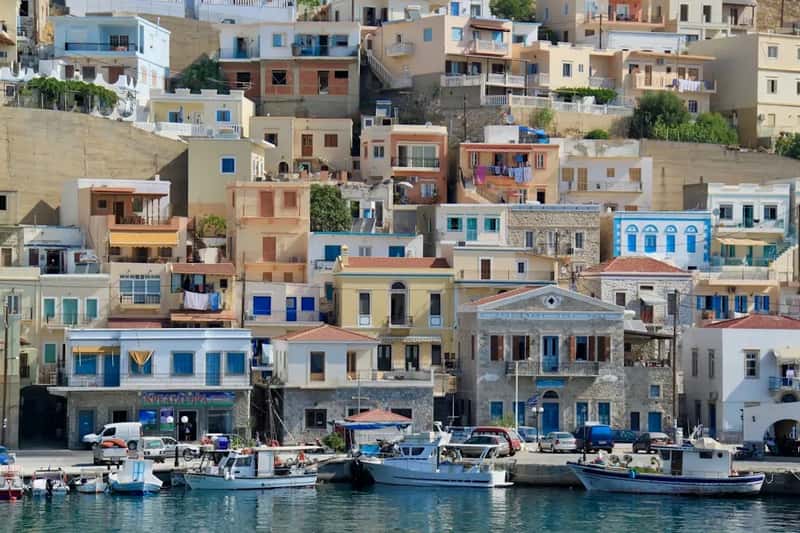 6. Greece - Mediterranean Sun With a 7% Tax Advantage (Image Credits: Unsplash)