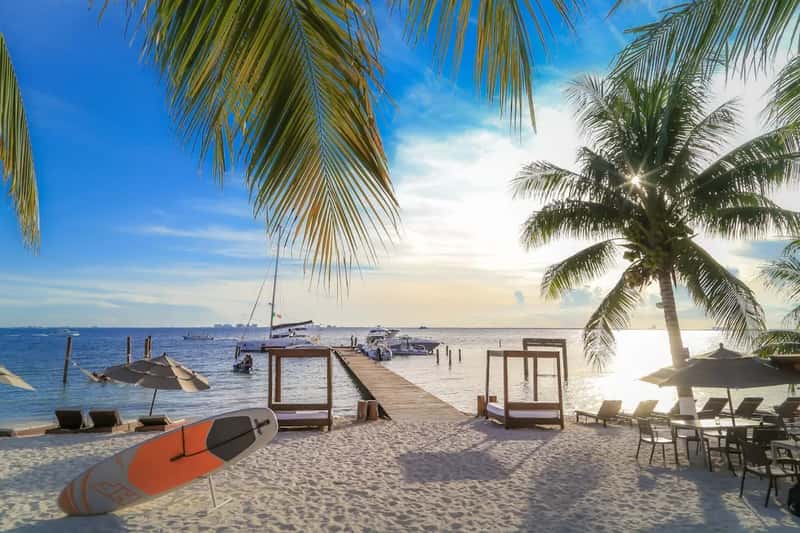 Isla Mujeres as a middle ground worth considering (Image Credits: Unsplash)