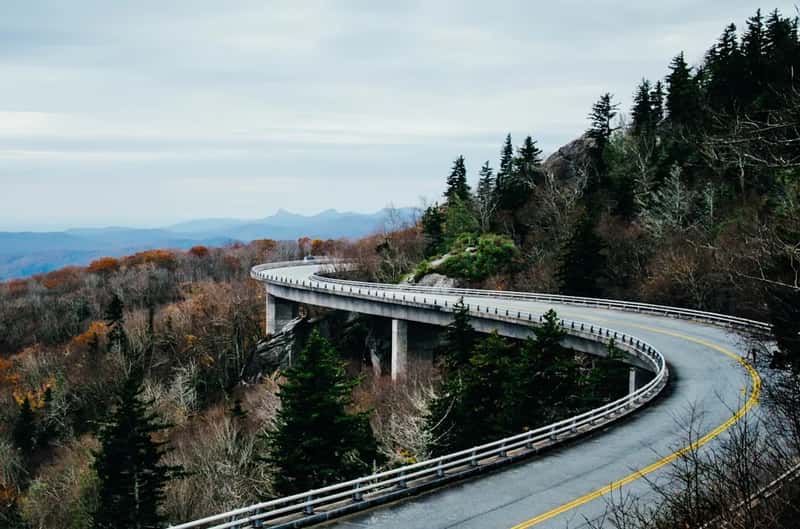 3. Blue Ridge Parkway (Image Credits: Unsplash)