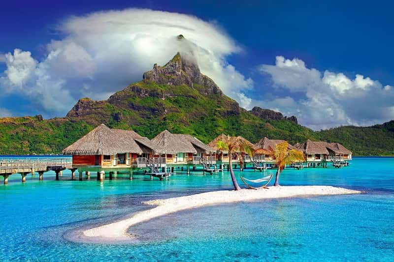 The Caribbean Is Cashing In (Image Credits: Pixabay)