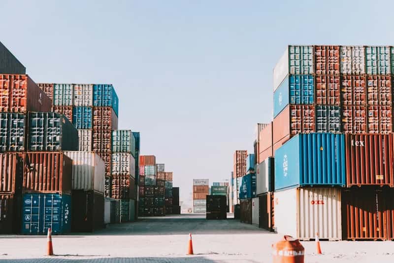 20-foot vs. 40-foot container pricing (Image Credits: Unsplash)
