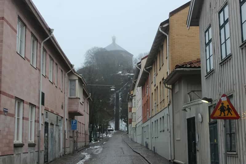 Saint-Amand-Montrond, France - The French Version With a Strict 10-Year Rule (unsplash)