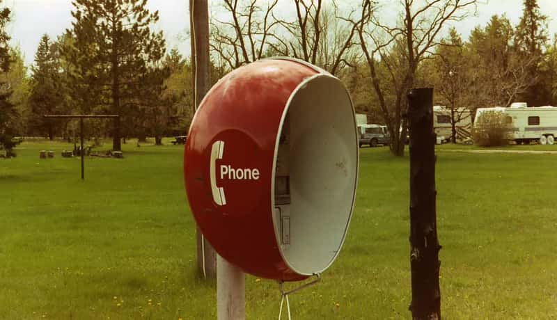 Calling Home From Phone Booths and Prepaid Cards (magnetbox, Flickr, CC BY 2.0)