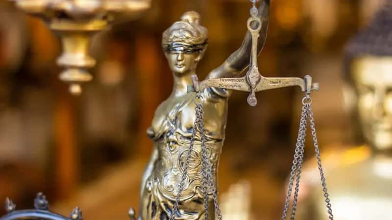 1. Never Assume Your Country's Laws Apply Everywhere (Image Credits: Pexels)