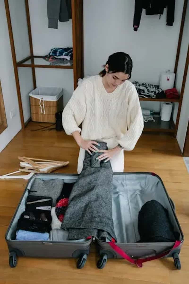 #6 - Use the Bundle Wrapping Method for Wrinkle-Free Formal Clothes (Image Credits: Pexels)