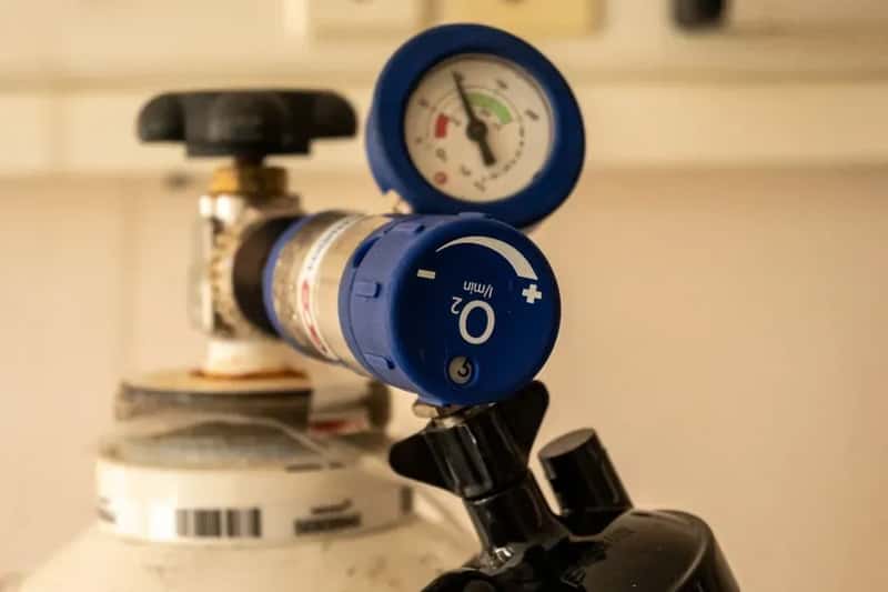 #3 - Your Oxygen Equipment Has Its Own Rules - and the Airline's Rules Override TSA's Once You Board (Image Credits: Pexels)