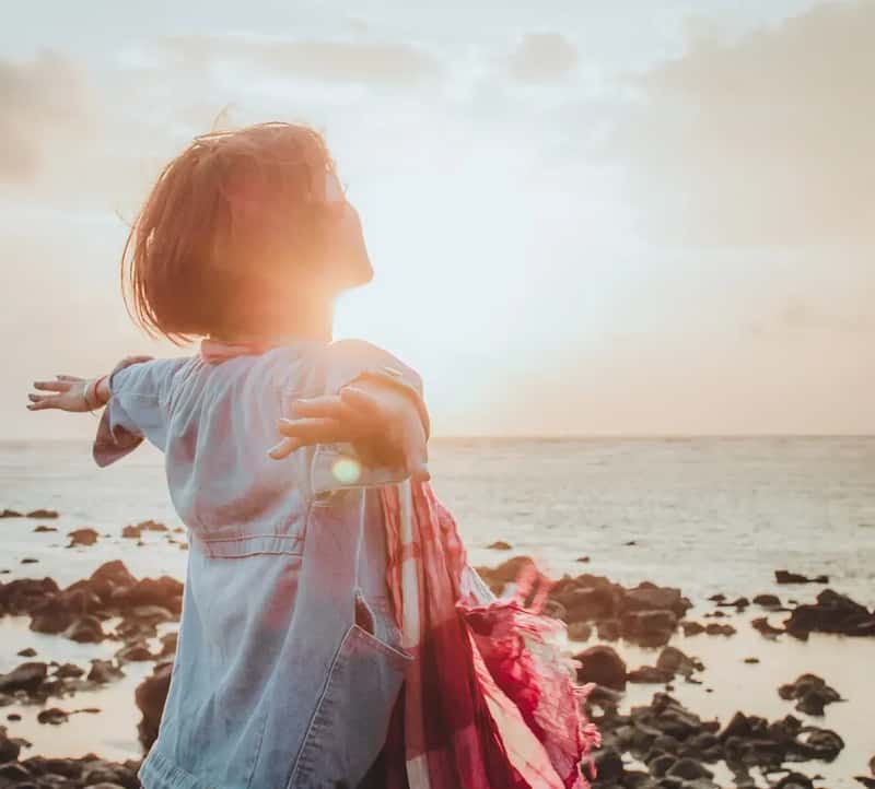 Unqualified Practitioners and Safety Concerns (Image Credits: Unsplash)