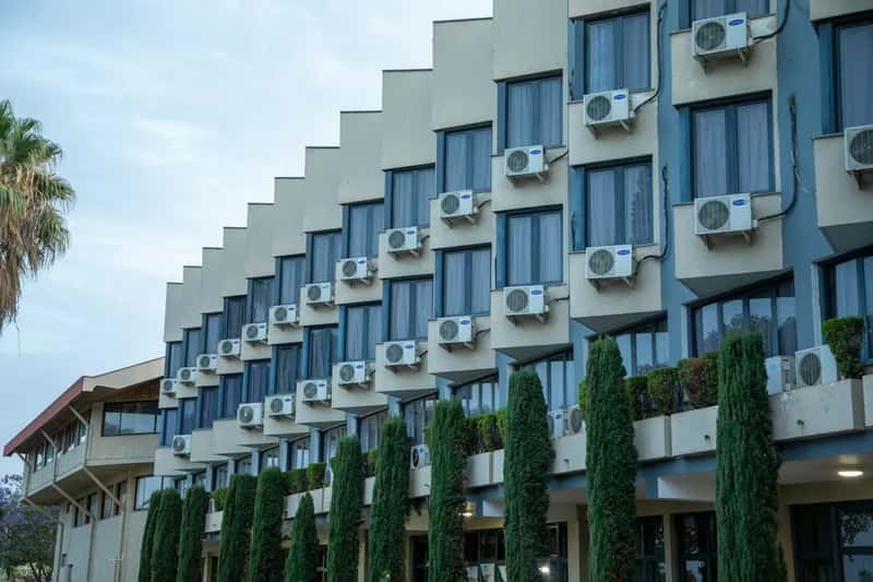 A Problem the Hotel Can't Fix Quickly (Image Credits: Unsplash)
