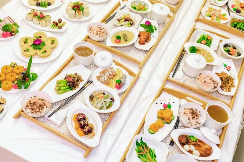 4. Meal times and food customs run on a different clock (Image Credits: Pexels)