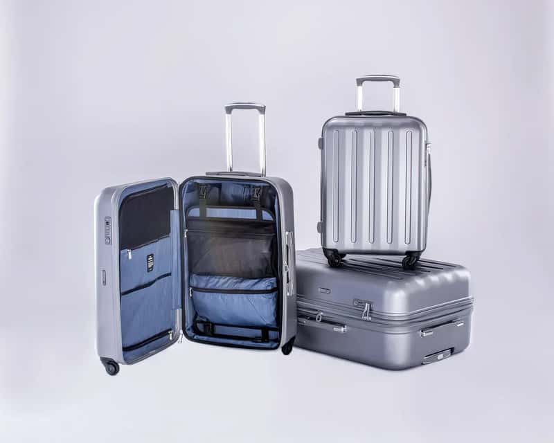 5. Choose Hard-Shell Luggage for Better Physical Protection (Image Credits: Pixabay)