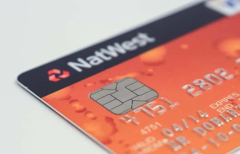 5. Your Social Club, Loyalty, and Membership Cards (Image Credits: Pexels)