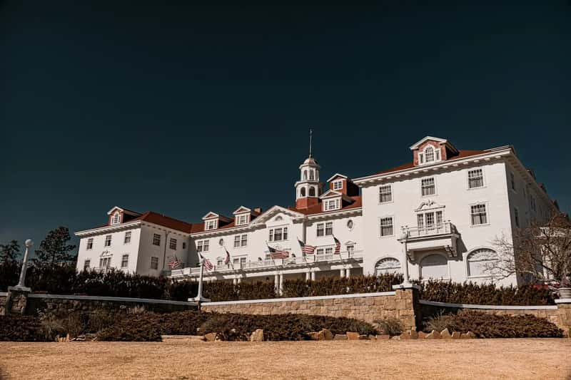 The Stanley Hotel, Estes Park, Colorado (Image Credits: Unsplash)