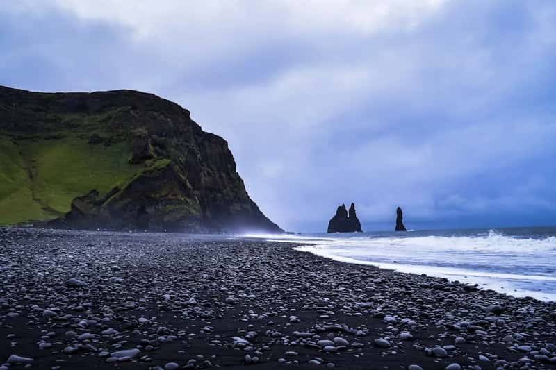 1. Reynisfjara Black Sand Beach, Iceland (Image Credits: Unsplash)
