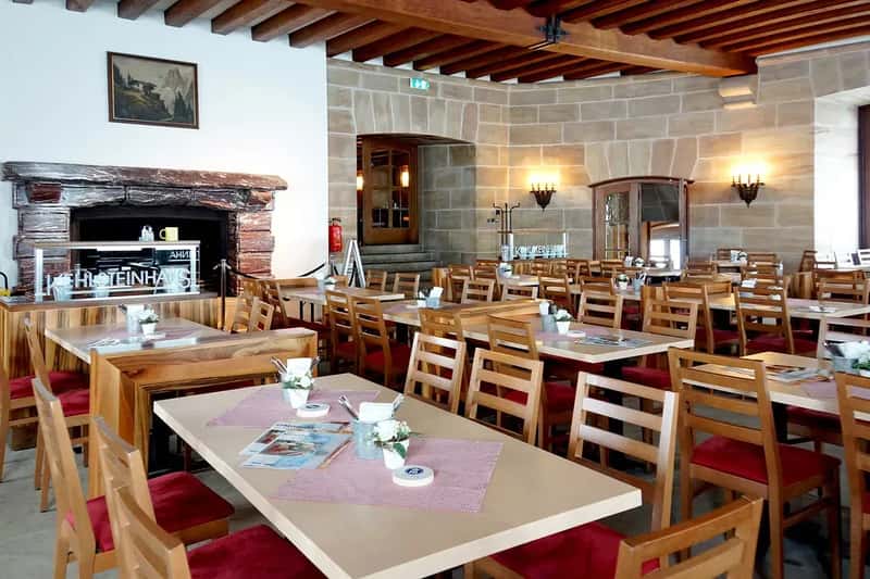 5. "Can You Recommend a Good Restaurant That's Not Too Touristy?" (dgjarvis10@gmail.com, Flickr, CC BY-SA 2.0)