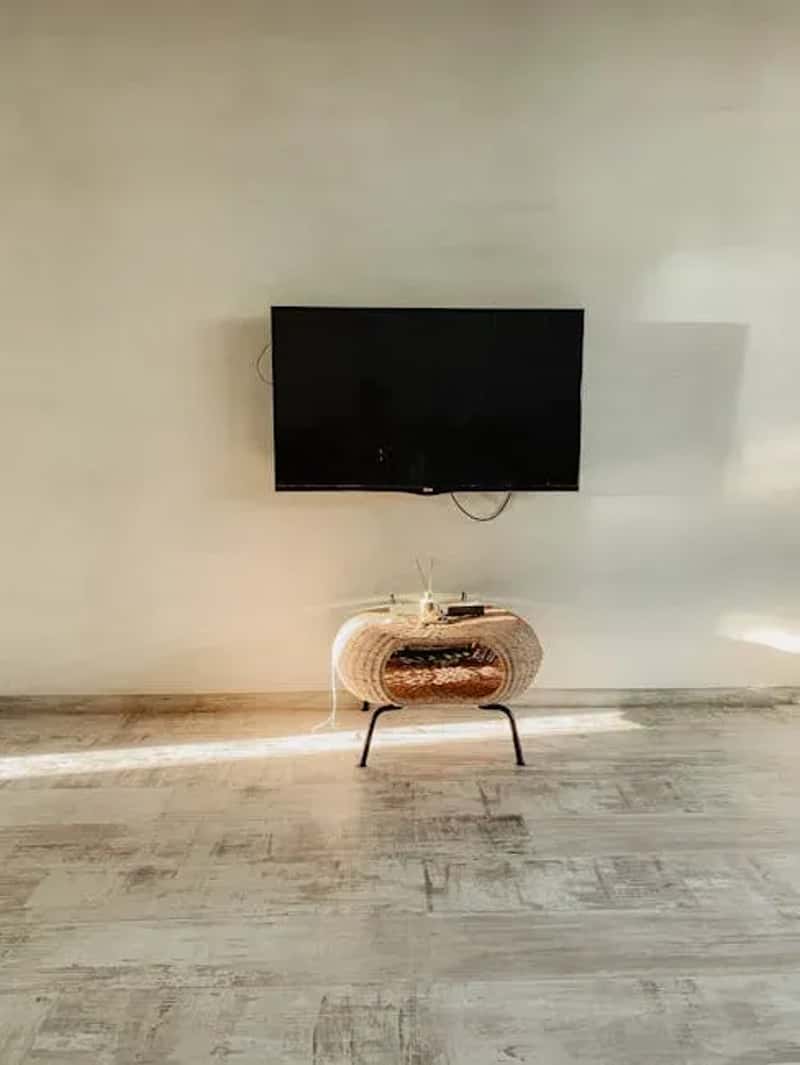 #7 - The TV Is the Undisputed King of the Room (Image Credits: Pexels)