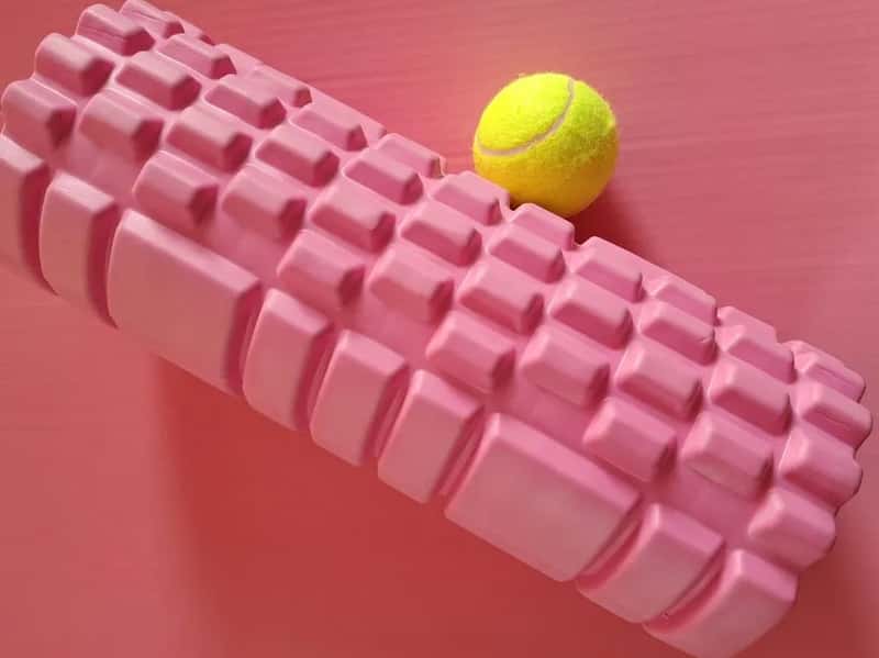 The Foot Roll That Fights Stiffness (Image Credits: Pexels)