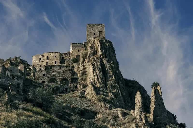 4. Craco, Italy – Medieval Ghost Town in the Badlands (Image Credits: Pixabay)