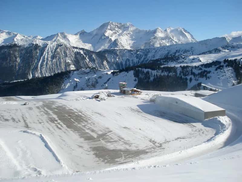 4. Courchevel Altiport, France - The Runway That Doubles as a Ski Jump (pr1001, Flickr, CC BY 2.0)
