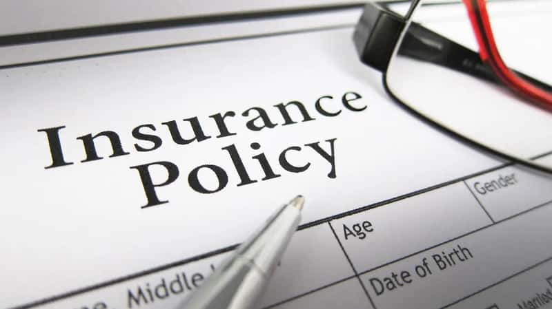 Health Prep and Travel Insurance (free pictures of money, Flickr, CC BY 2.0)