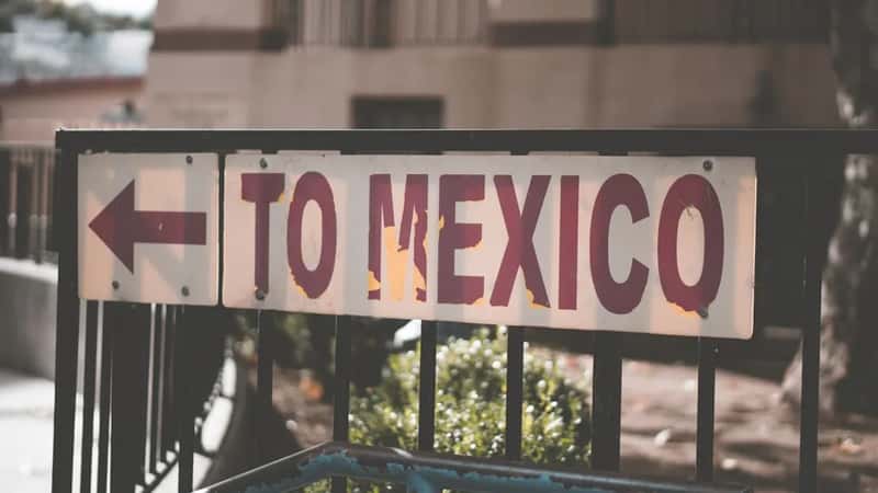 The State-by-State Advisory Nobody Reads Past the Headline (Image Credits: Unsplash)