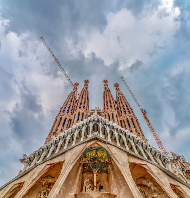 Eixample, Around Sagrada Família and Passeig de Gràcia (Image Credits: Unsplash)