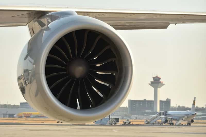 4. Engine and Fan Blade Checks (Image Credits: Unsplash)