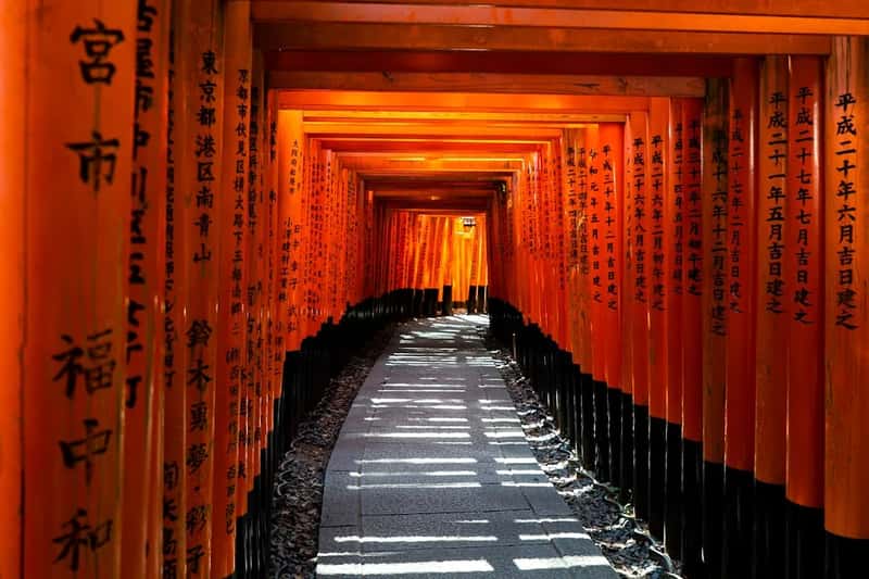 2. Fushimi Inari Shrine, Kyoto, Japan (Image Credits: Unsplash)